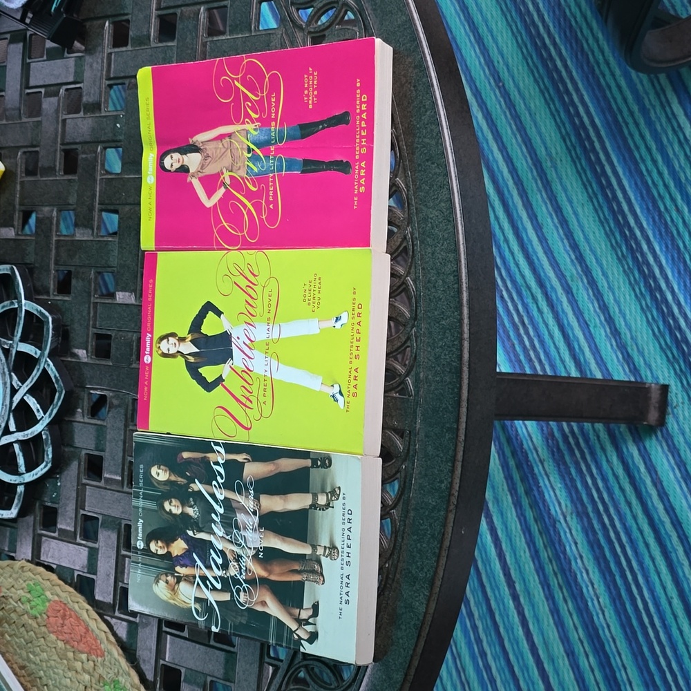3 books from Prettt Little Liars novel Unbelievable, Flawless & Perfect